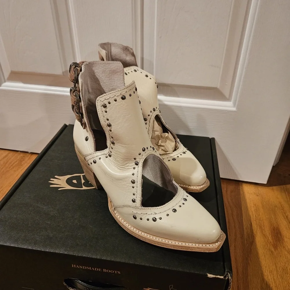 Freebird Melody boots, brand new never worn! Real leather. They run large/big. - Picture 11 of 16